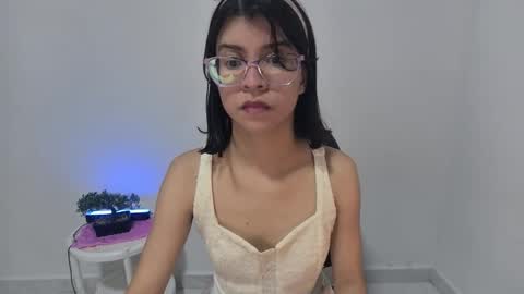 Sarah  online show from October 2025 07:02:01 PM