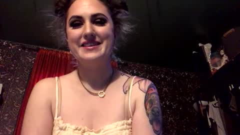 sarahsweetie17 online show from October 2025 04:17:02 PM