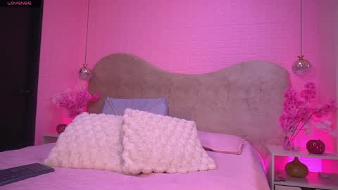 Snapshot of sarak_ chatting on June 2026 12:00:02 PM Sara online show from June 2026 12:00:02 PM