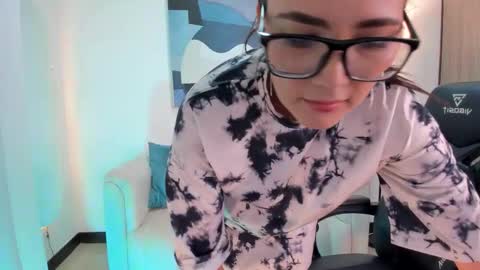 I am Sara  online show from September 2025 06:22:01 PM