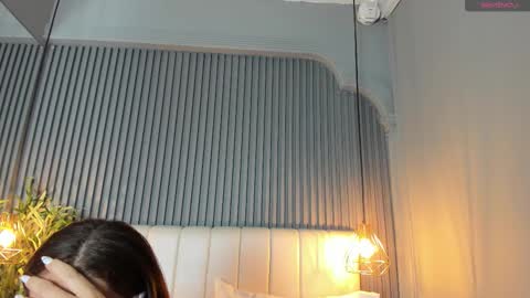 Sara   online show from November 2025 10:32:02 PM