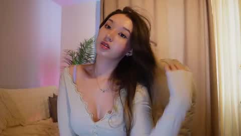 Snapshot of sarasuo chatting on June 2026 03:15:02 AM Shara online show from June 2026 03:15:02 AM