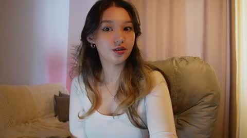 Snapshot of sarasuo chatting on June 2026 04:53:02 AM Shara online show from June 2026 04:53:02 AM