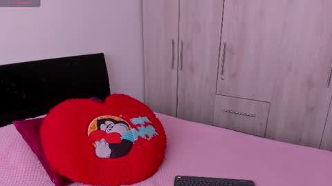 Snapshot of sarasweet_4 chatting on June 2026 03:11:01 PM Sara online show from June 2026 03:11:01 PM