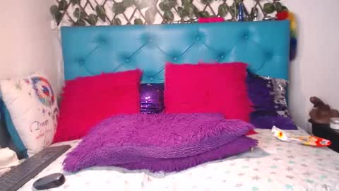 Sara Wills online show from May 2026 02:01:02 PM