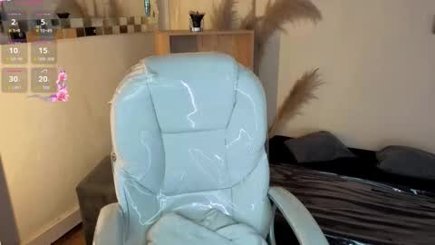  Saray  Say hi in the chat online show from October 2025 12:15:01 PM