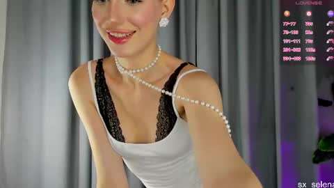 Snapshot of sarilit chatting on June 2026 02:20:02 AM Your Selena 3 online show from June 2026 02:20:02 AM