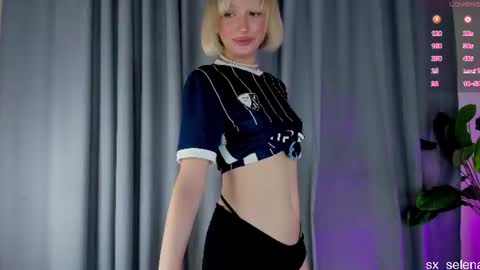 Snapshot of sarilit chatting on June 2026 02:14:02 AM Your Selena 3 online show from June 2026 02:14:02 AM