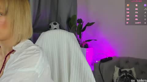 Snapshot of sarilit chatting on July 2026 02:02:01 AM Your Selena 3 online show from July 2026 02:02:01 AM