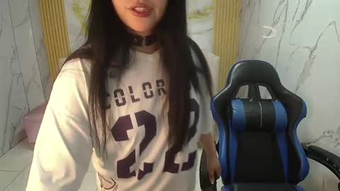 Sara  online show from April 2026 08:32:01 PM