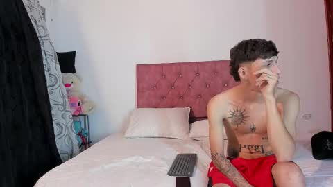  SARIYA Y ALEXIS  online show from February 2026 06:12:01 PM