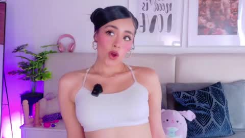 Sara online show from April 2026 08:48:02 PM