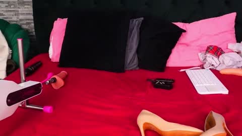 sarrarose online show from October 2025 09:45:01 PM