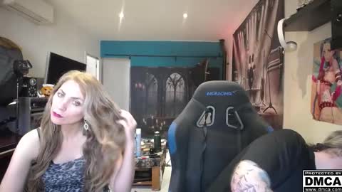 Snapshot of saruandjay chatting on November 2025 09:33:01 AM Giselle and Jay online show from November 2025 09:33:01 AM