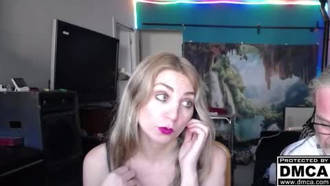 Snapshot of saruandjay chatting on November 2025 11:09:02 AM Giselle and Jay online show from November 2025 11:09:02 AM