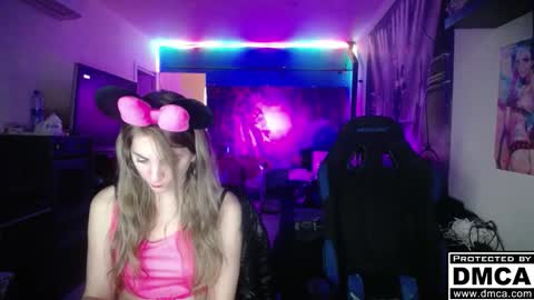 Snapshot of saruandjay chatting on November 2025 08:22:01 PM Giselle and Jay online show from November 2025 08:22:01 PM