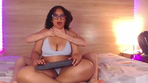 Snapshot of sasahsalomefon chatting on June 2026 04:02:01 AM Sasha Y Felipe online show from June 2026 04:02:01 AM
