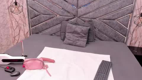 Sasha  online show from March 2026 07:40:01 PM