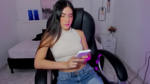 Snapshot of sasha_kendrick chatting on December 2024 02:09:01 AM Sasha online show from December 2024 02:09:01 AM