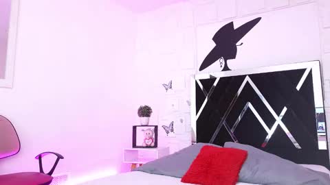 Sasha Mercedez online show from December 2025 11:16:02 AM