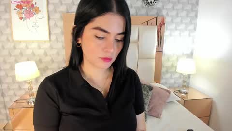 Camila  online show from September 2025 11:43:01 AM