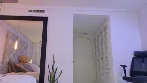 Snapshot of sasha_sinne chatting on June 2026 12:42:02 PM sasha_sinne online show from June 2026 12:42:02 PM