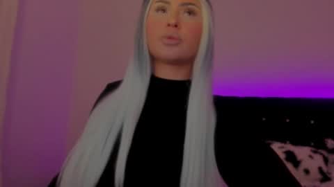   Sasha   online show from November 2025 03:07:01 AM