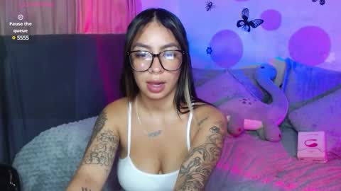 Snapshot of sashaweb chatting on February 2025 07:45:01 AM Sasha Independent model online show from February 2025 07:45:01 AM