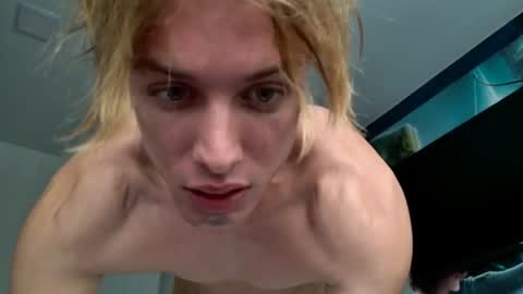 Snapshot of sashenkka chatting on June 2026 06:29:01 AM Sasha -- online show from June 2026 06:29:01 AM