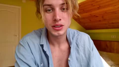 Snapshot of sashenkka chatting on August 2026 01:38:02 PM Sasha -- online show from August 2026 01:38:02 PM