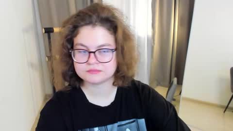 .Alexandra online show from September 2025 09:28:02 PM