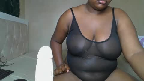 sassie_bee online show from March 2025 12:18:02 AM