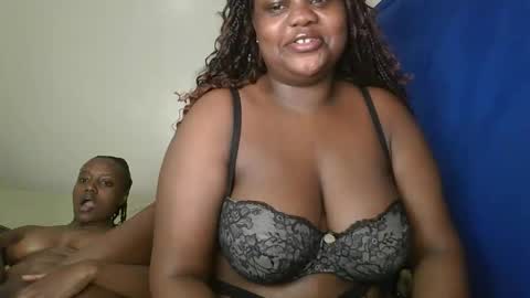 sassie_bee online show from September 2025 06:02:02 PM