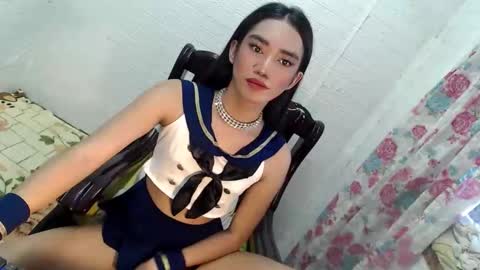 KEYLLA online show from October 2025 12:00:01 AM