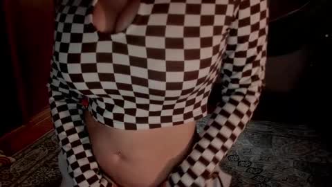 Snapshot of sassy_xyou chatting on December 2024 07:10:01 PM Ms. Oh   online show from December 2024 07:10:01 PM