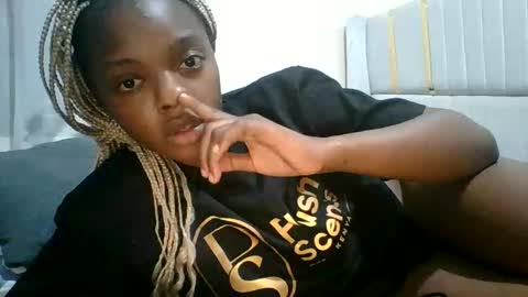 Snapshot of sassylilmama chatting on June 2026 01:28:02 AM sassylilmama online show from June 2026 01:28:02 AM