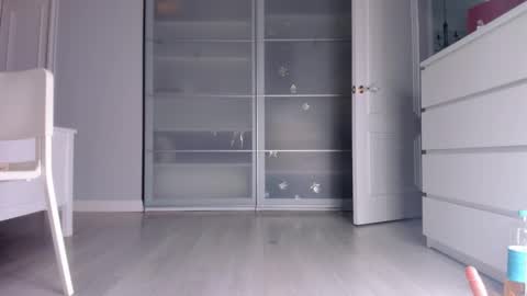 Ksenya online show from November 2025 03:38:02 PM