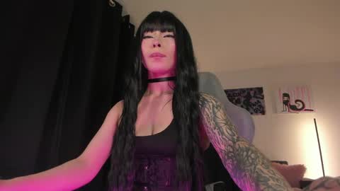 Snapshot of satanbabee_ chatting on April 2026 11:13:02 PM im expecting 300 thumbs up on my altar online show from April 2026 11:13:02 PM