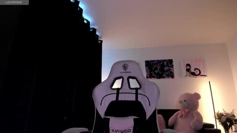 Snapshot of satanbabee_ chatting on May 2026 09:00:01 PM im expecting 300 thumbs up on my altar online show from May 2026 09:00:01 PM