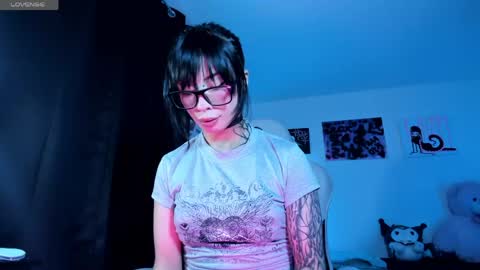 Snapshot of satanbabee_ chatting on May 2026 10:51:02 PM im expecting 300 thumbs up on my altar online show from May 2026 10:51:02 PM