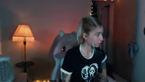 I AM JENN  online show from January 2025 02:28:02 AM