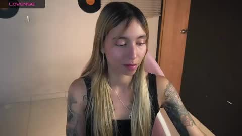 Snapshot of saucy_jenn1 chatting on June 2026 04:10:02 AM I AM JENN online show from June 2026 04:10:02 AM