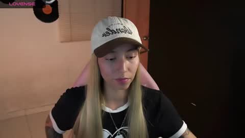 Snapshot of saucy_jenn1 chatting on June 2026 04:04:02 AM I AM JENN online show from June 2026 04:04:02 AM
