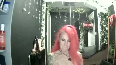 SaucySky online show from July 2026 09:06:01 PM