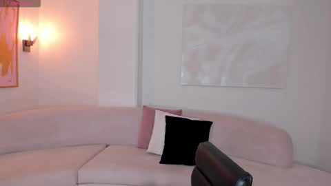 S a v a n n a h  online show from October 2025 05:57:01 PM