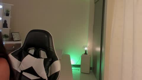 Savannahwildee online show from March 2025 02:32:01 PM