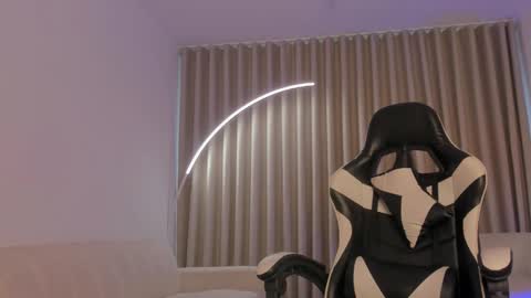 Savannahwildee online show from September 2025 11:37:01 AM