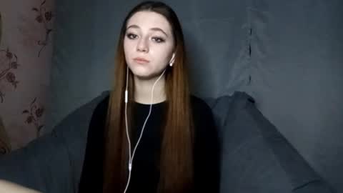 Sophie online show from October 2025 03:32:02 PM