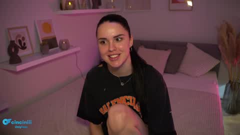 Naomi online show from February 2025 07:53:02 PM