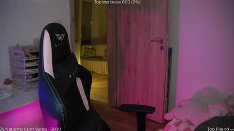 Naomi online show from April 2026 06:20:01 PM